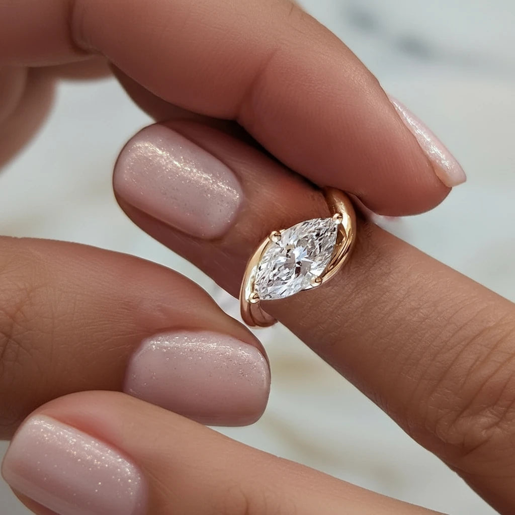 Anillo de moissanita talla marquesa: elegancia y brillo atemporales